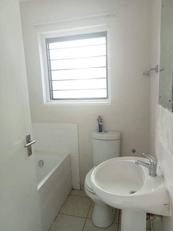 To Let 2 Bedroom Property for Rent in Maitland Western Cape